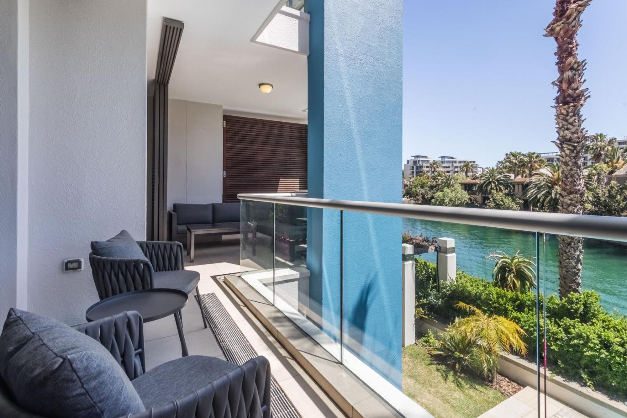 Mountain Marina Luxury Apartment