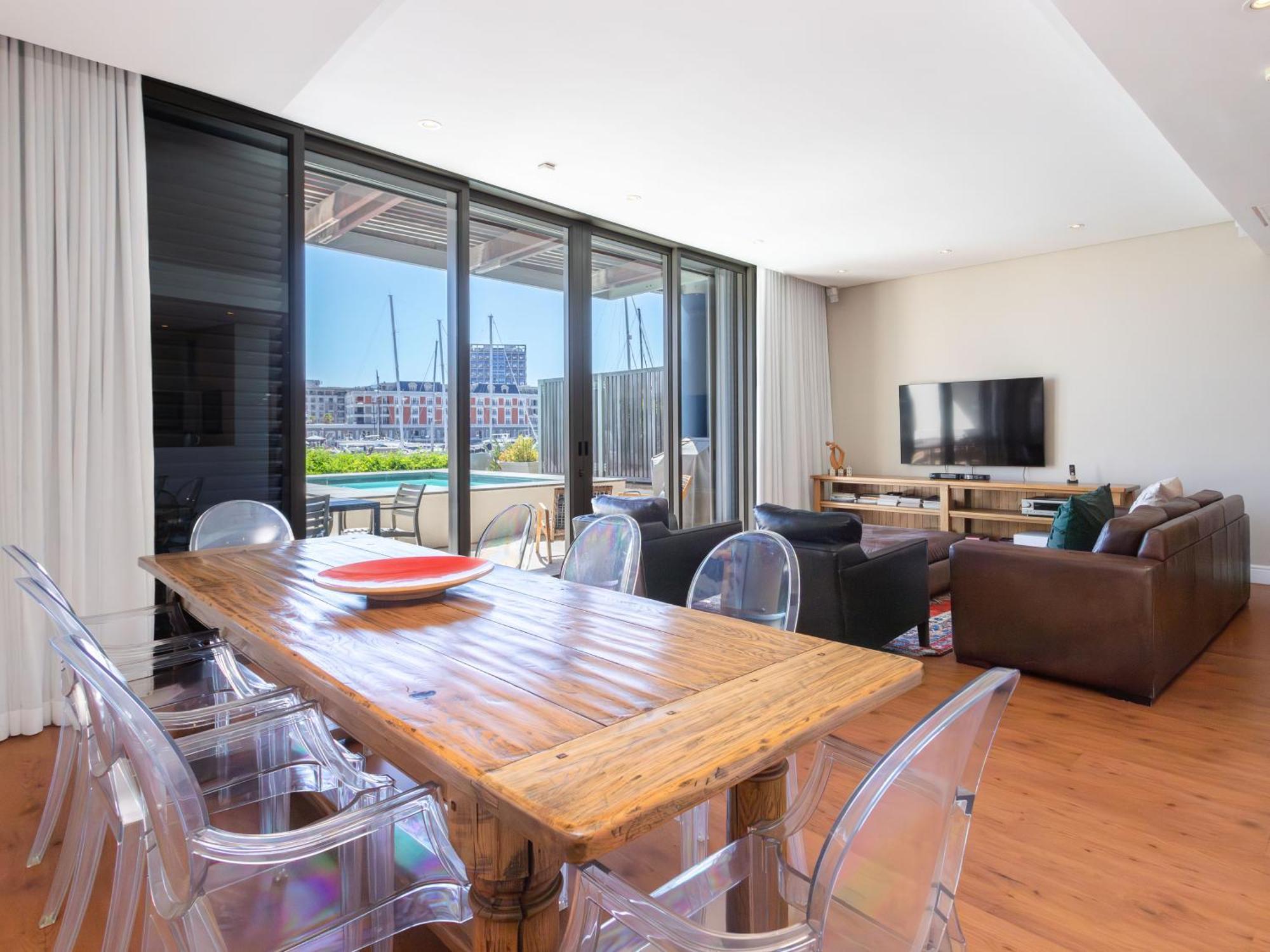Mountain Marina Luxury Apartment
